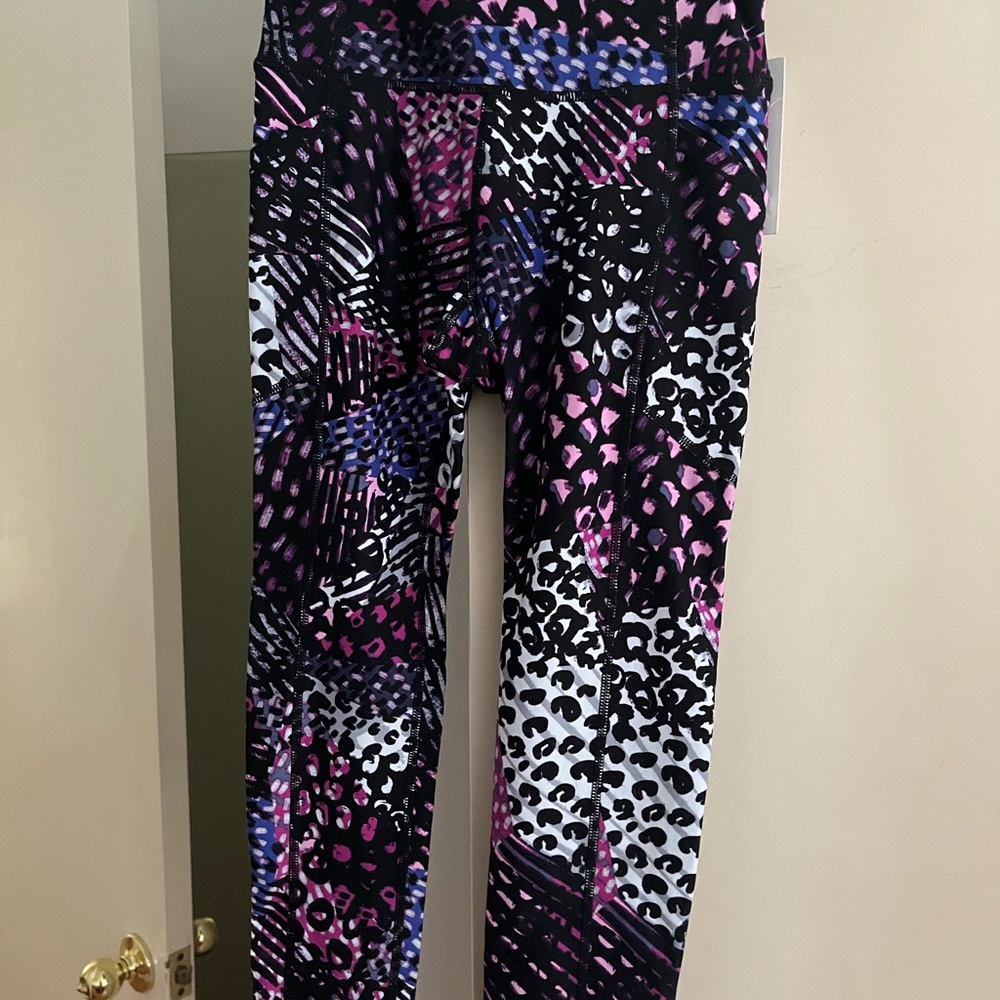 Calvin Klein Black and Pink Patterned Leggings. XS. High waist 7/8 tight.